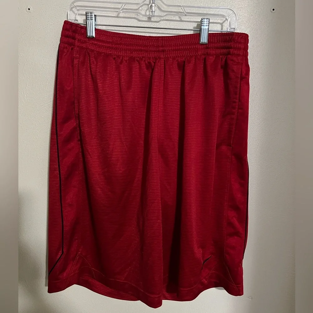 NIKE Classic Athletic Athleisure Basketball Shorts‎ Red and Black Men's Size L